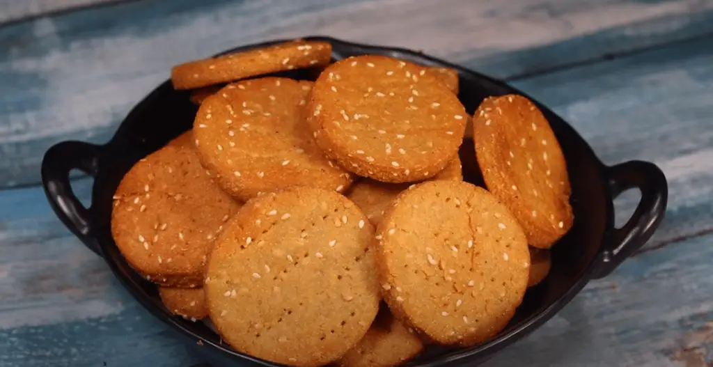 Suji Atta Sweet Papdi Cookies Recipe
