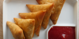 pakistani style meat samosa